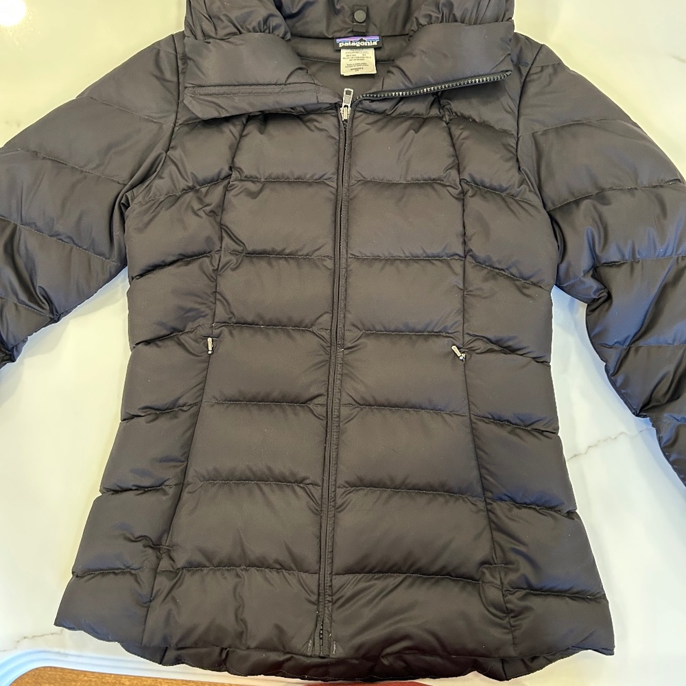 Patagonia women’s downtown puffer jacket xsmall